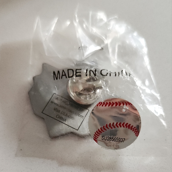 Dodgers Pin. - Picture 2 of 2